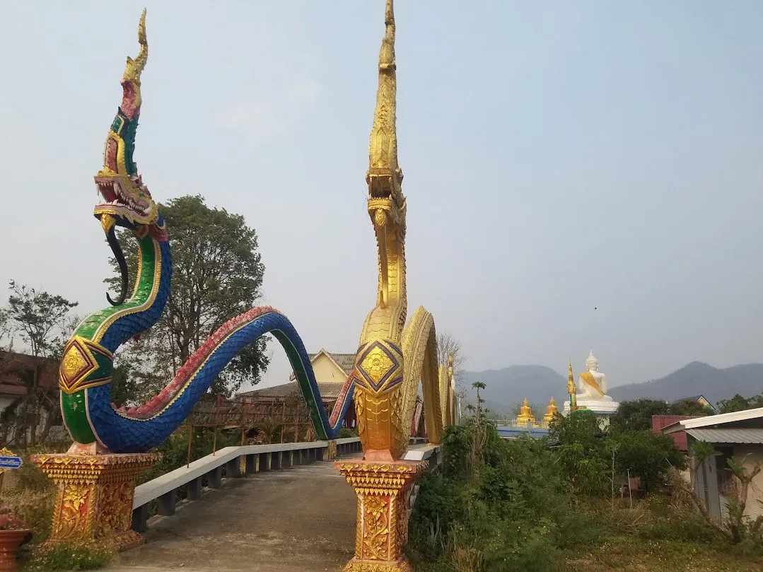 large temple outside mae hong son