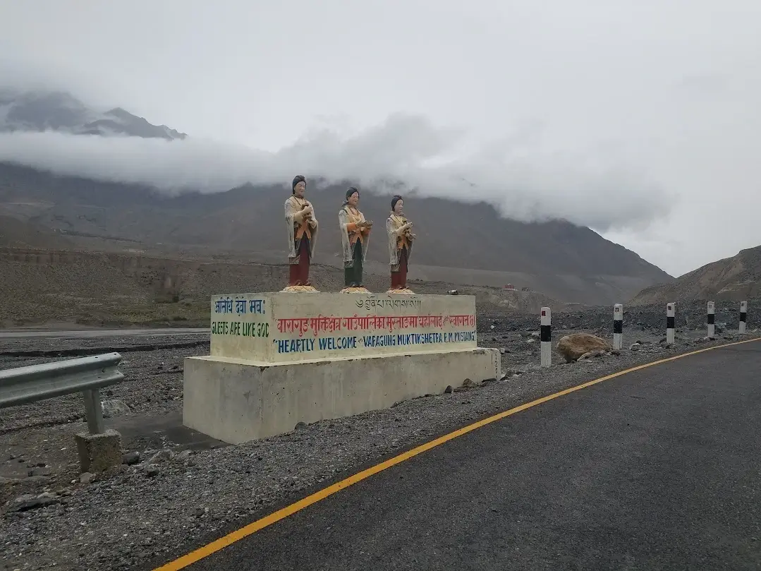 jomson to kagbeni highway statues
