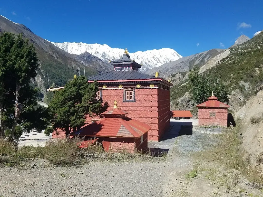 temple near to lake tilicho