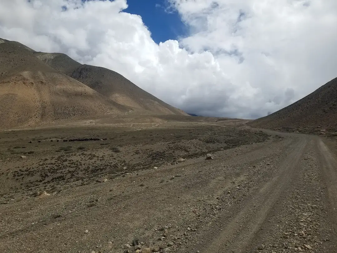 trail from kagbeni to muktinath